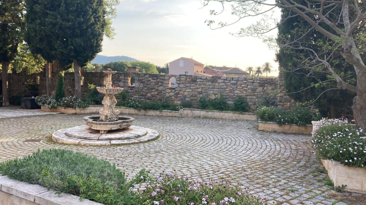 Gite Encore Un Soir Hyères Exteriér fotografie